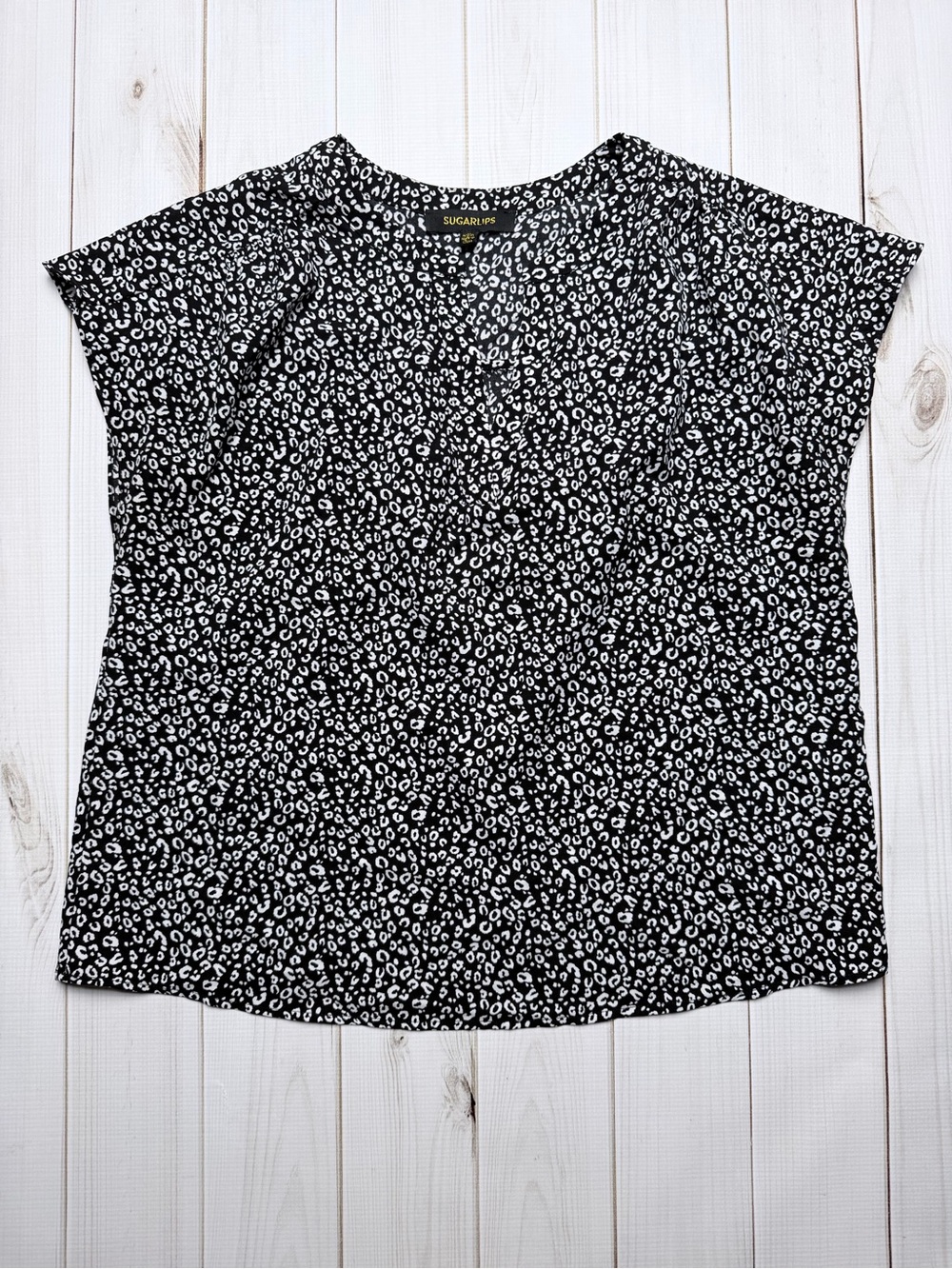 Sugarlips Black and White Leopard Print V-Neck Blouse - Picture 2 of 7